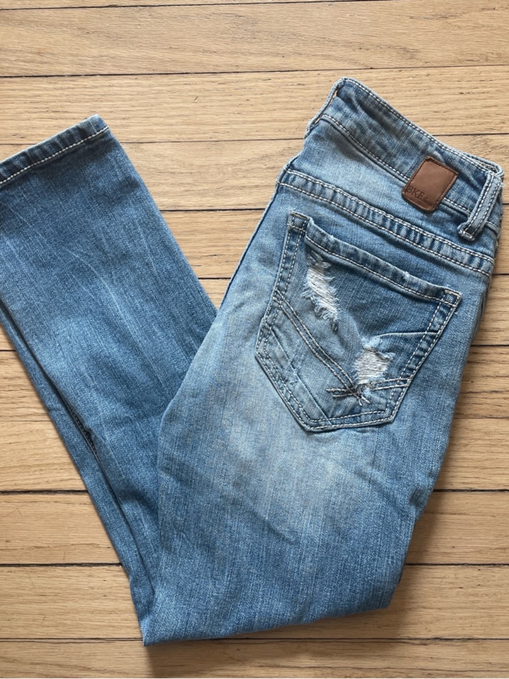 BKE Women Skinny Jeans Light Blue with Distressed Back Pocket